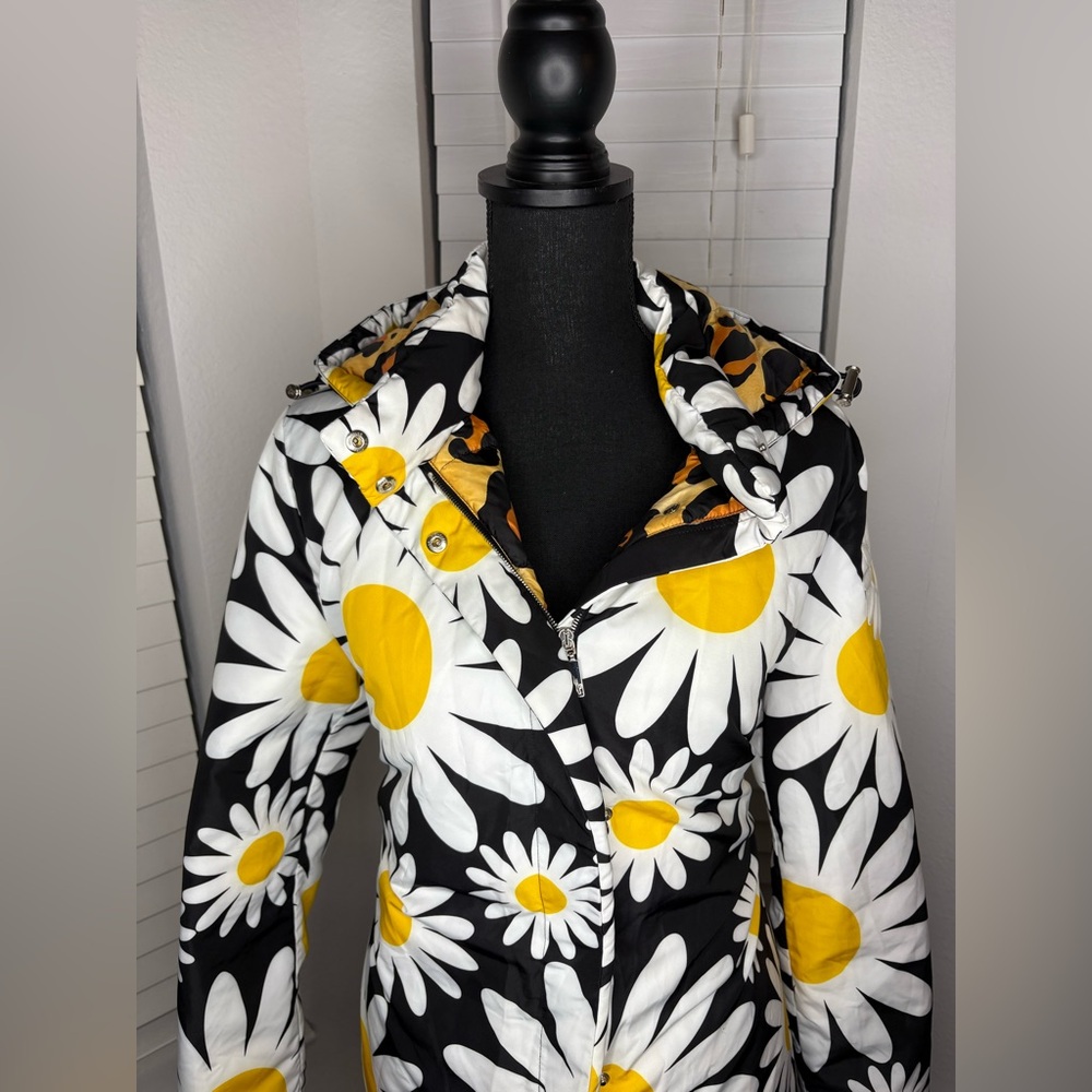 Moncler Black and White Floral Puffer Jacket - Picture 4 of 5